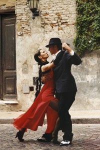 con los bailes latinos puedes aumentar tu poder sexual