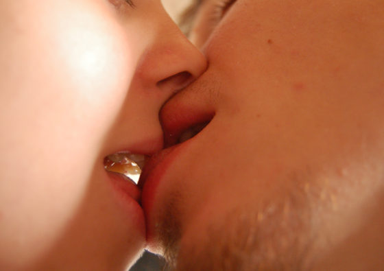 Descubre porque son importantes los besos en la boca - sexòlogos online