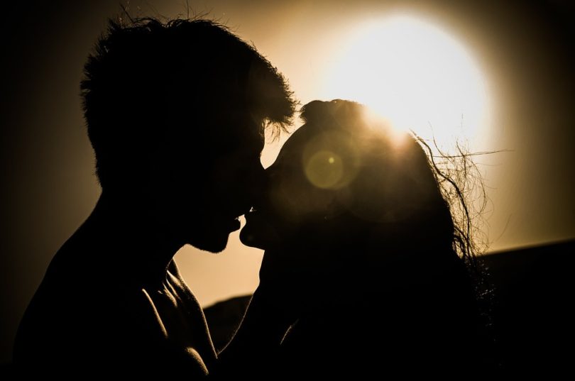 ¿Cuándo es el mejor momento para iniciar sexo en una relación? - sexologos online